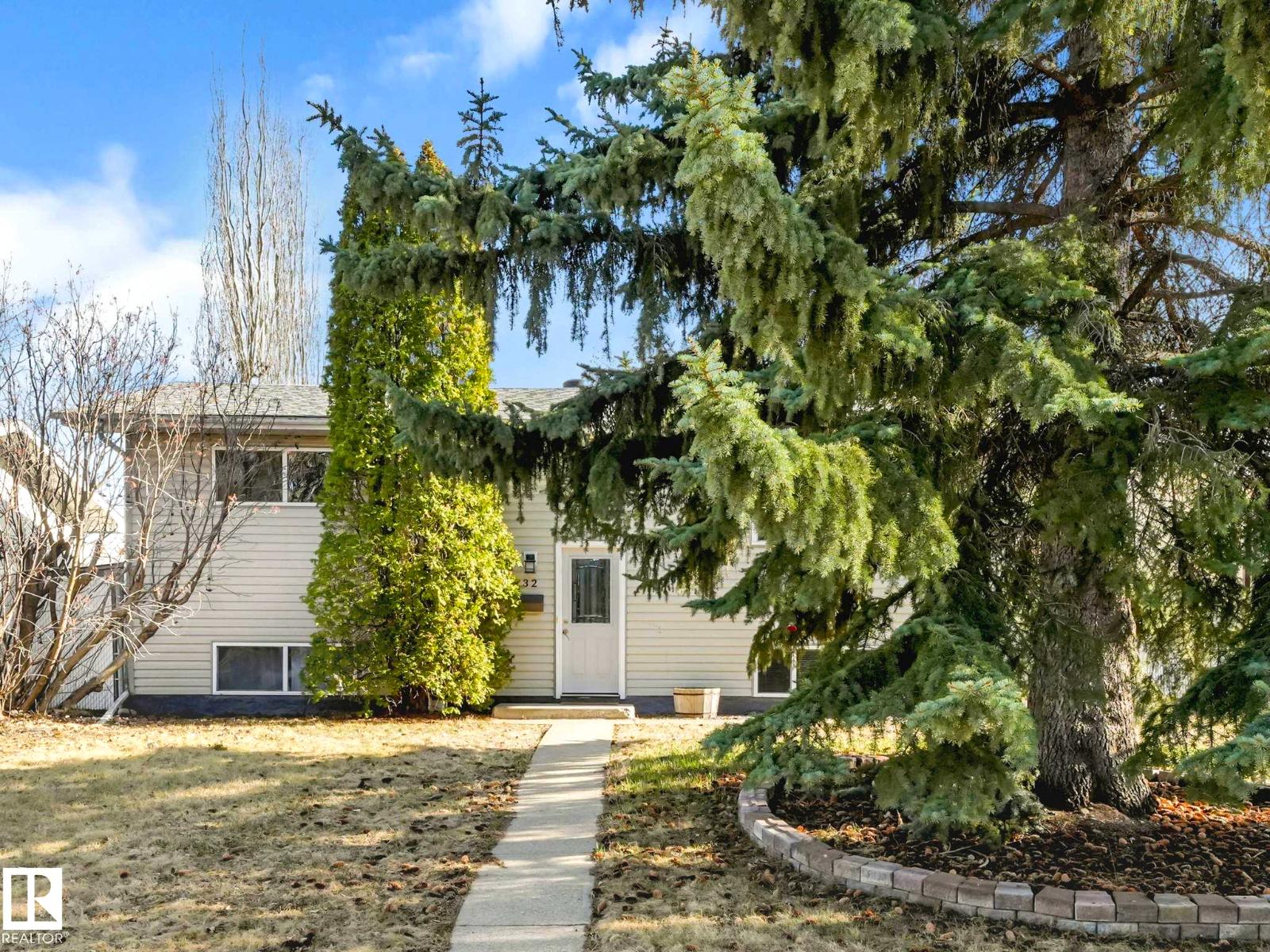 32 Manor Drive, Spruce Grove, AB, T7X2G8
