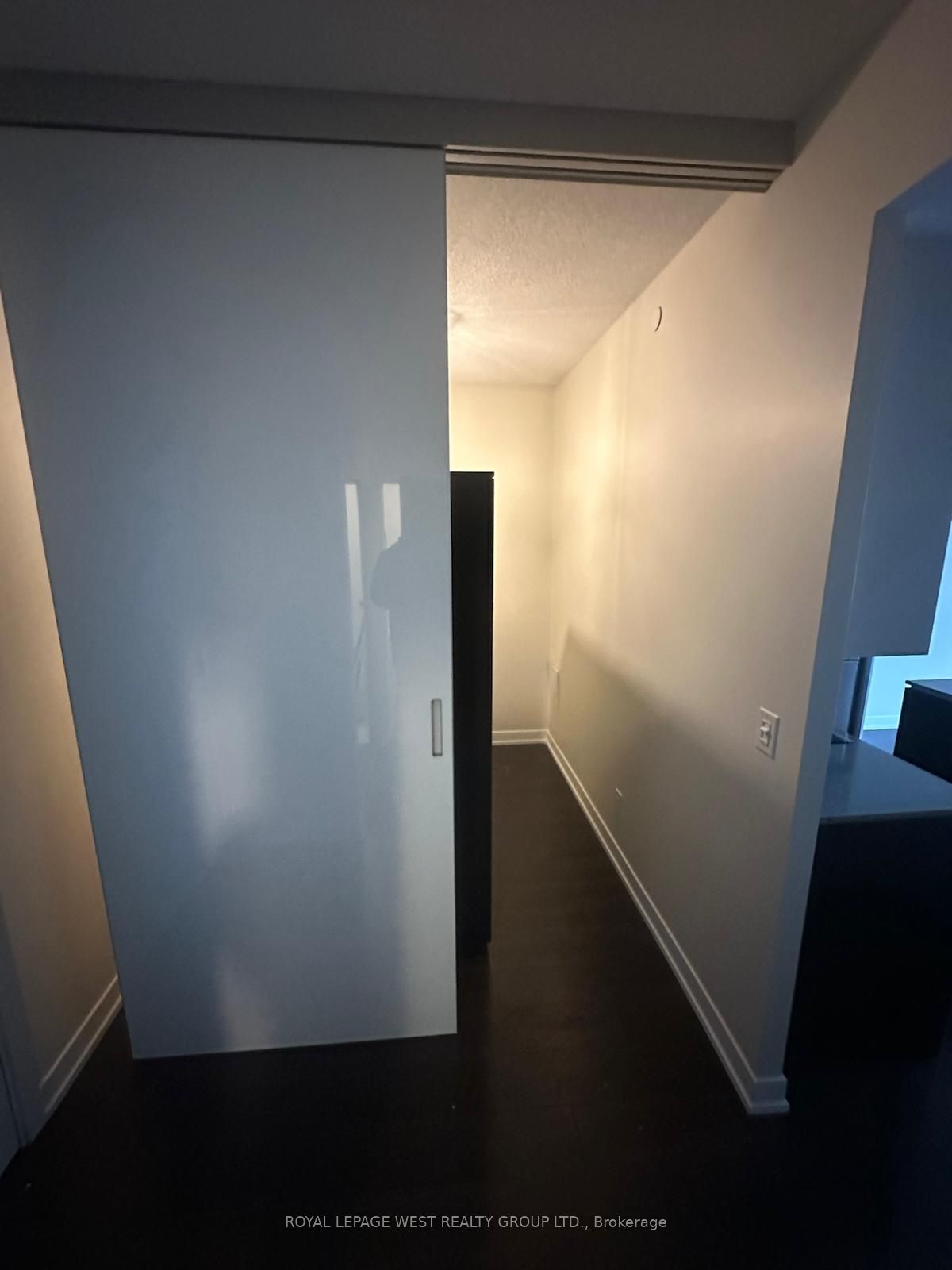 Additional image 4 of 402-1830 Bloor St. W Street E, Toronto, ON, M6P 0A2