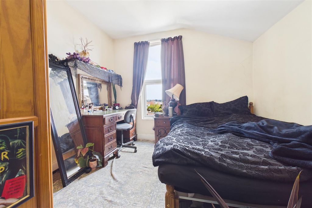 Additional image 14 of 7 bed terraced house for saleGloucester Road, Horfield, Bristol BS7