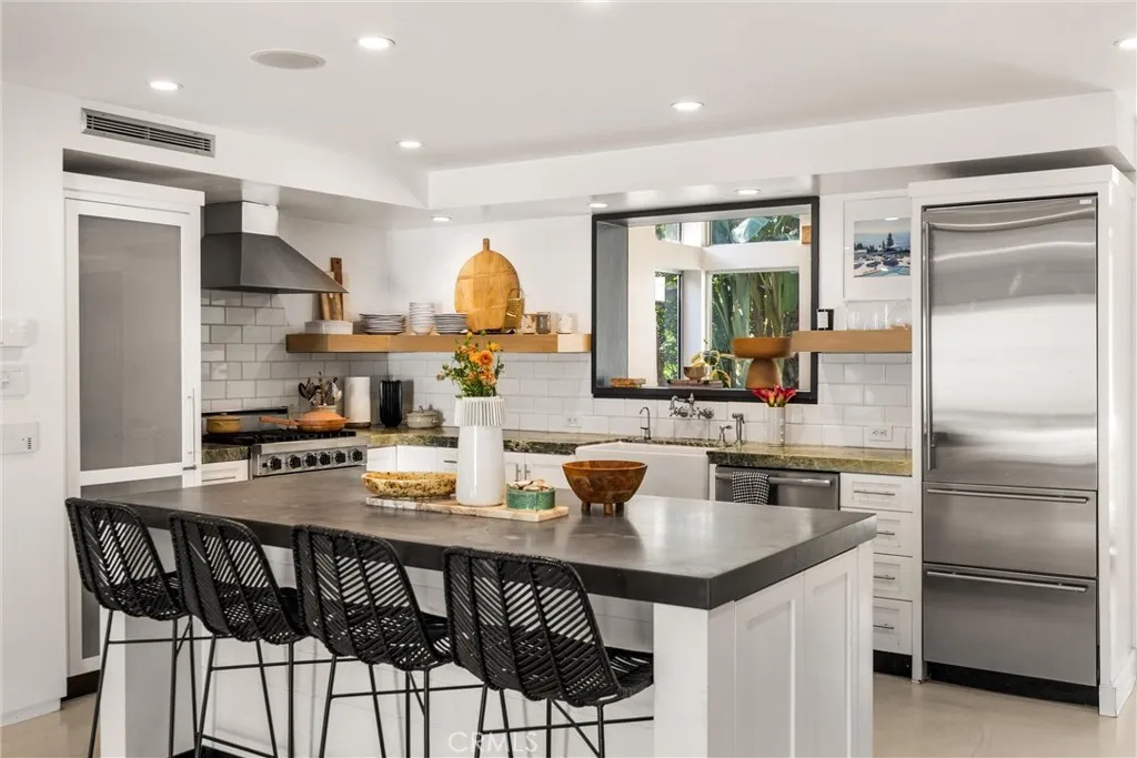 Additional image 6 of 341 Vista Baya, Costa Mesa, CA 92627