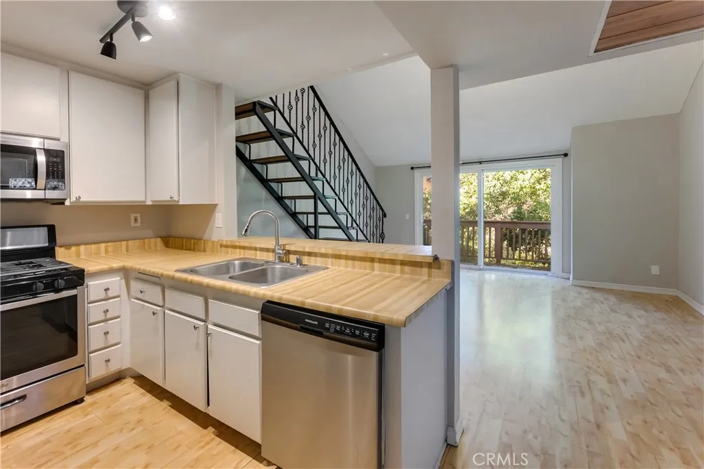 Additional image 34 of 7150 Carlson Circle Unit 66, Canoga Park, CA 91303