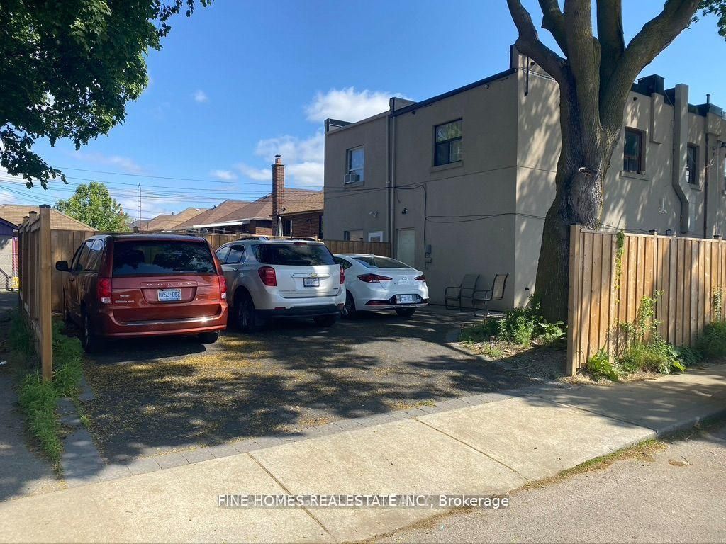 Additional image 3 of 1762 Keele Street, Toronto, ON, M6M 3X1