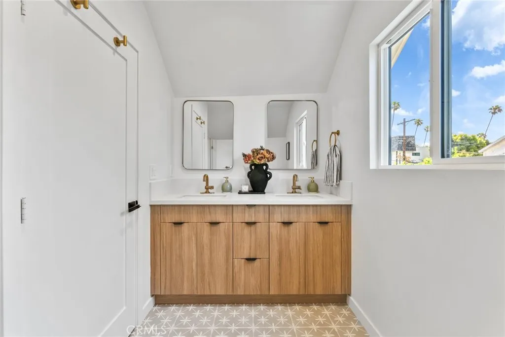 Additional image 57 of 1606 N Kingsley Dr, Los Angeles, CA 90027