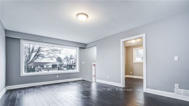 Additional image 5 of Main Floor-133 Labrador Drive, Oshawa, ON, L1H 7E4