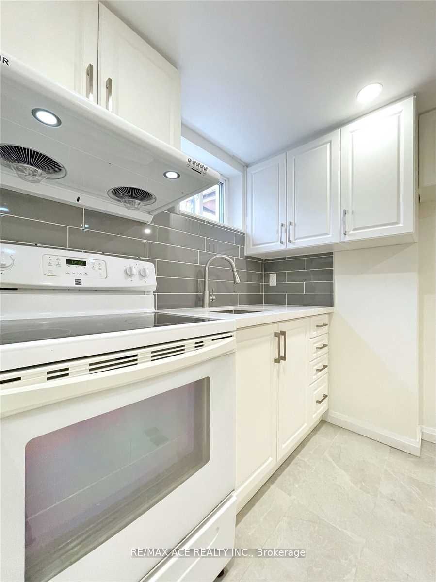 Additional image 4 of Lower-246 Horsham Avenue, Toronto, ON, M2N 2A6