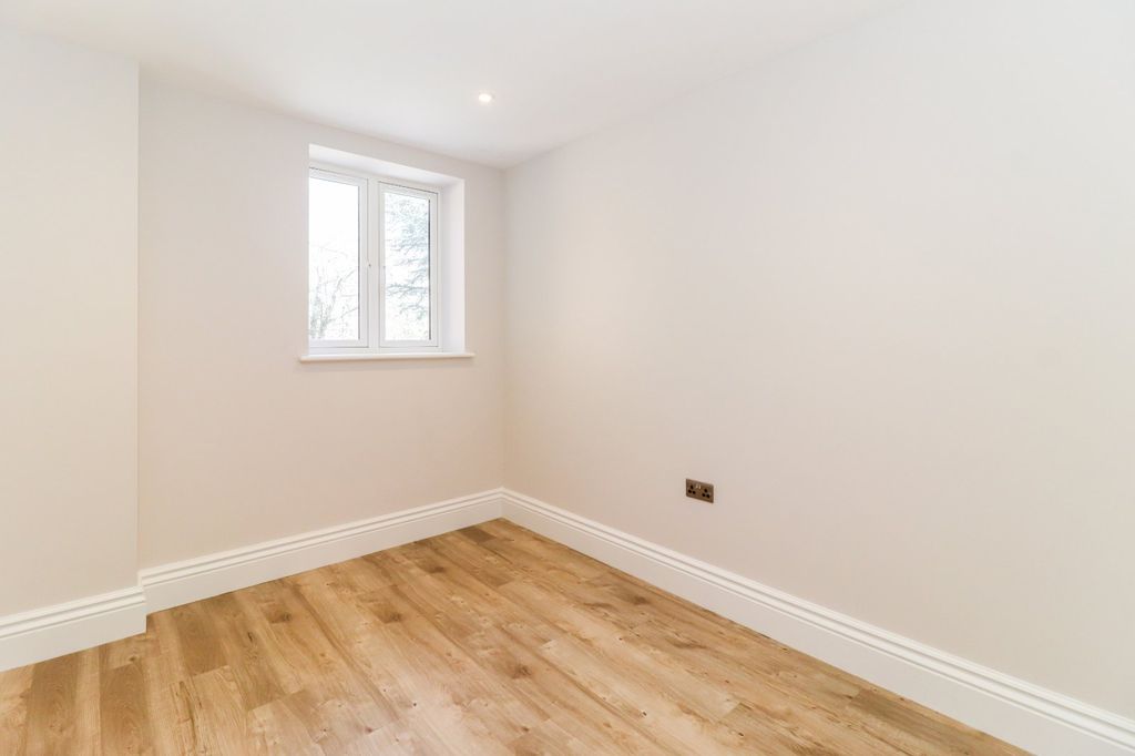 Additional image 10 of 3 bed flat for saleGregories Road, Beaconsfield HP9