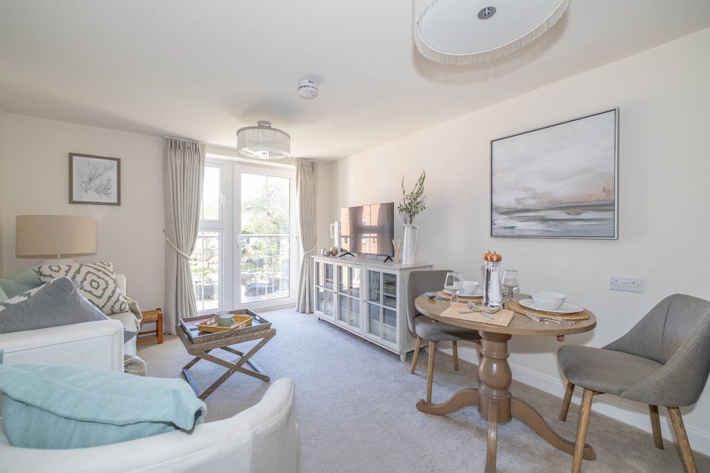 Additional image 3 of 1 bed flat for saleNew Dover Road, Canterbury, Kent CT1