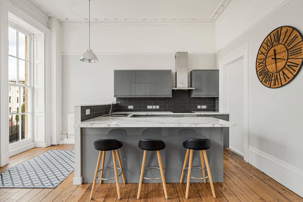 Additional image 2 of 1 bed flat for saleLansdown Crescent, Cheltenham GL50