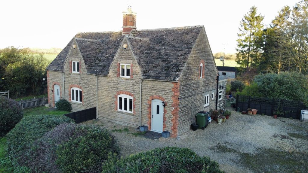 Additional image 12 of 3 bed semi-detached house for saleSiddington, Cirencester, Gloucestershire GL7