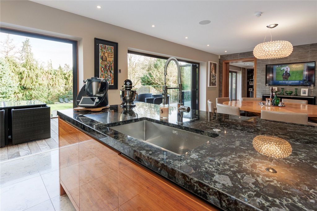 Additional image 14 of 5 bed detached house for saleNewlands Avenue, Radlett WD7