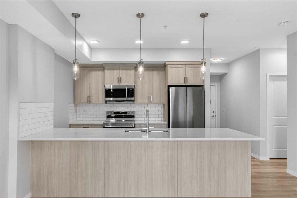 Additional image 4 of 1206-33 Carringham Gate NW, Calgary, AB, T3P 2H6