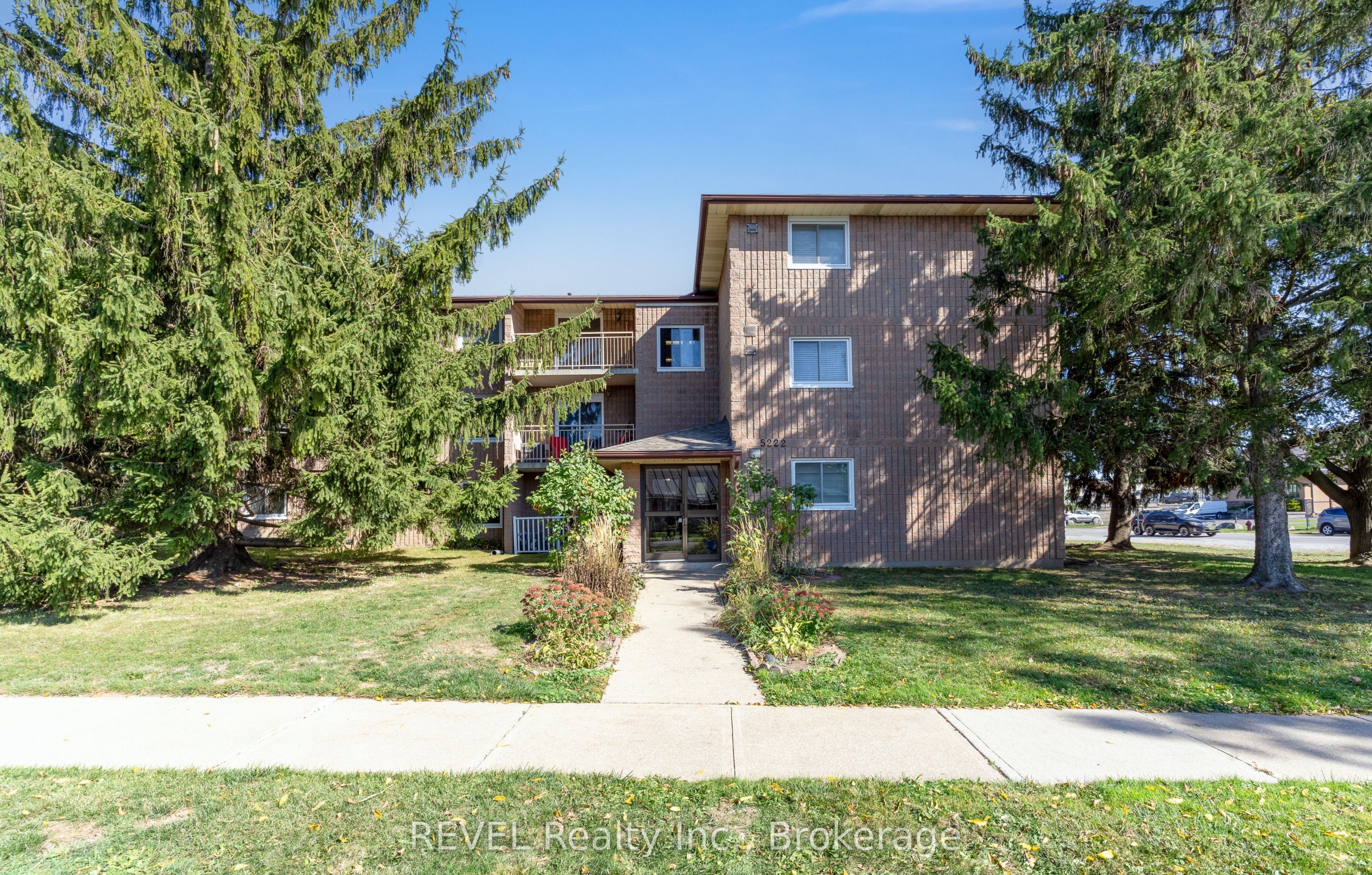 305-5222 Portage Road, Niagara Falls, ON, L2E 6B6