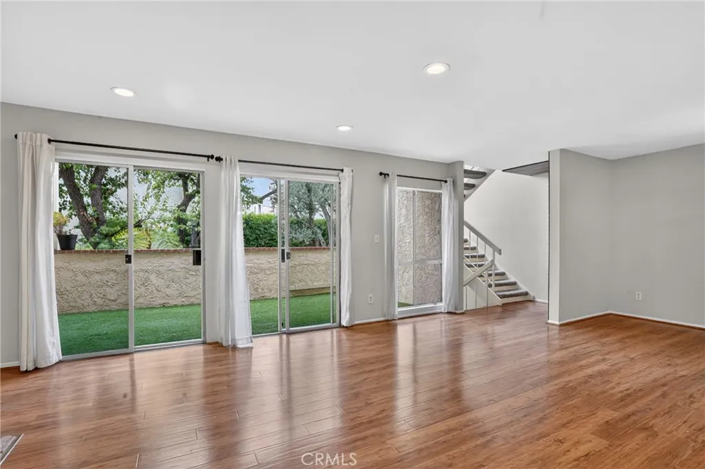 5267 Coldwater Canyon Ave Unit B, Sherman Oaks, CA 91401 photo 3