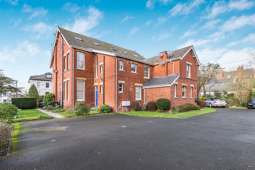 Additional image 15 of 2 bed flat for saleSt Stephens Road, Tivoli, Cheltenham GL51