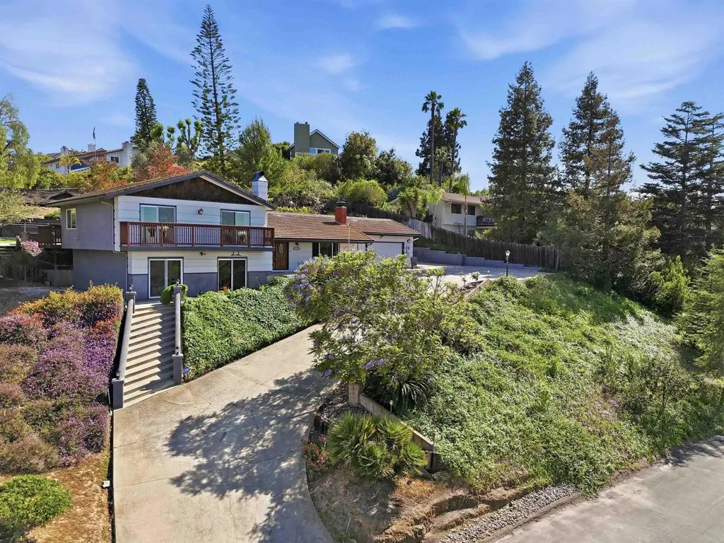 Additional image 2 of 1045 Cima Dr, San Marcos, CA 92078