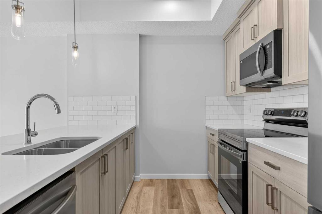 Additional image 5 of 1206-33 Carringham Gate NW, Calgary, AB, T3P 2H6