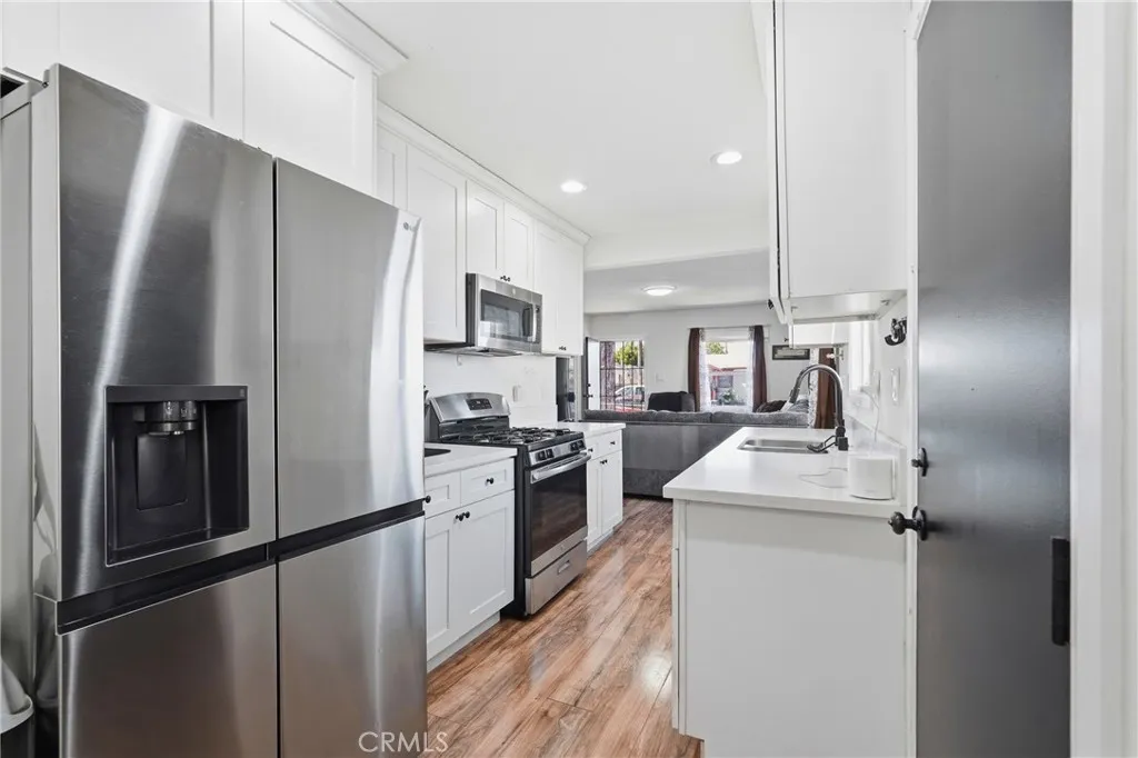 Additional image 7 of 1104 E 111th Drive, Los Angeles, CA 90059