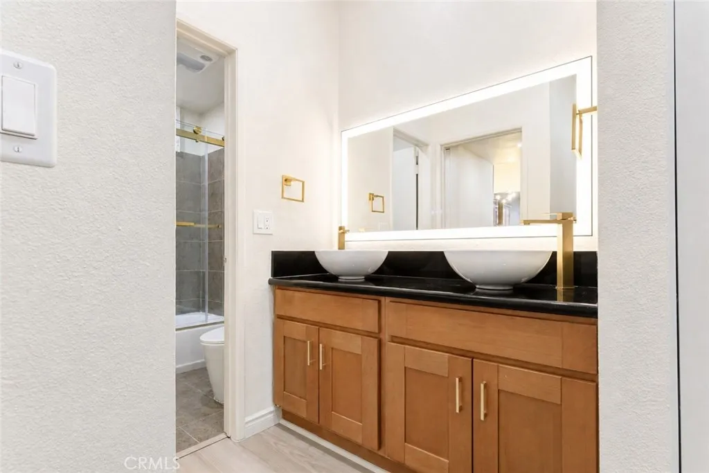 Additional image 16 of 10470 Riverside Dr Unit 102, Toluca Lake, CA 91602