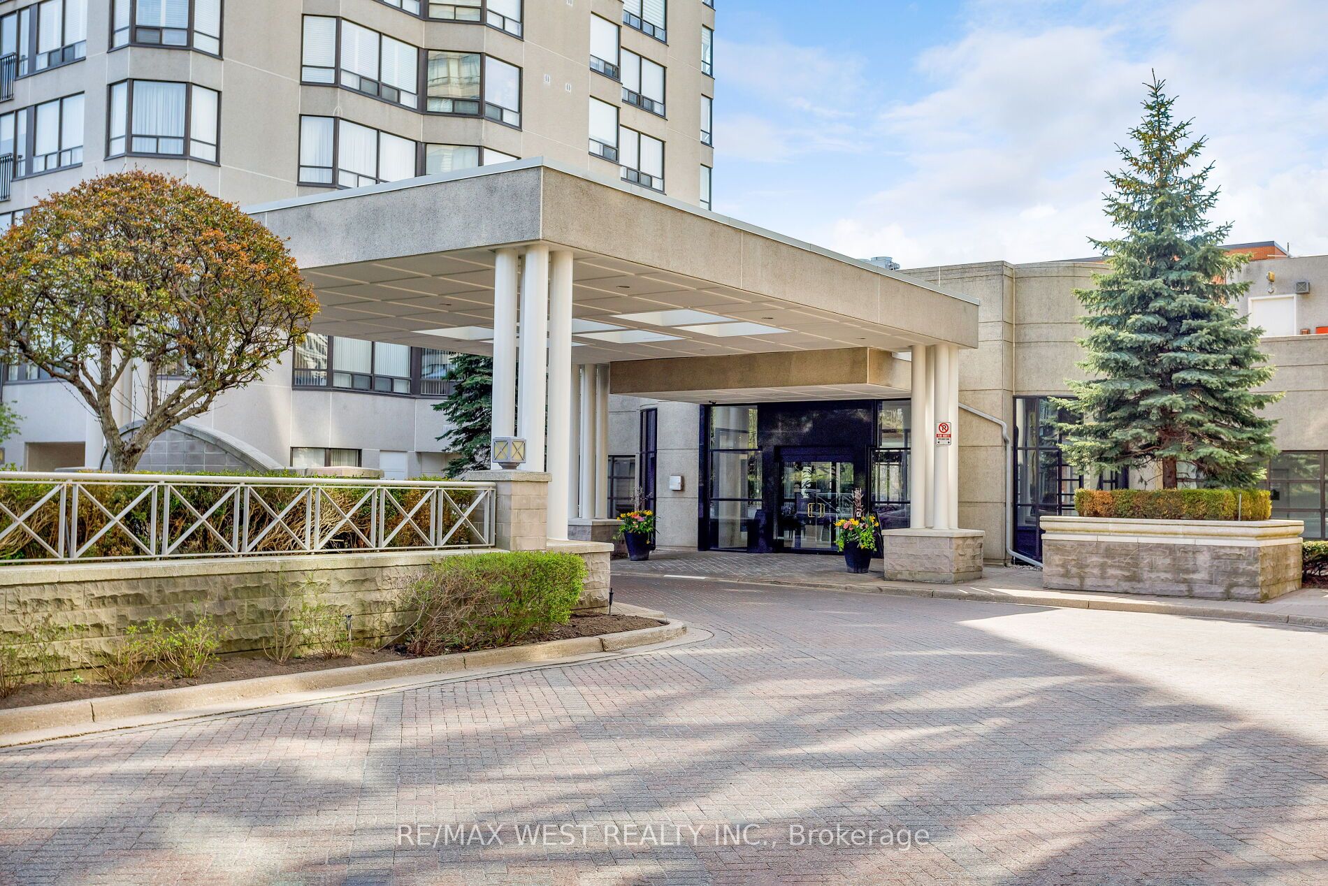 Additional image 4 of 411-1 Aberfoyle Crescent, Toronto, ON, M8X 2X8