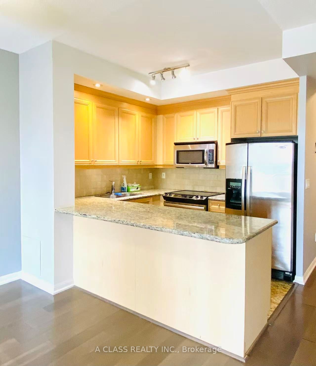 Additional image 3 of 902-628 Fleet Street, Toronto, ON, M5V 1A8