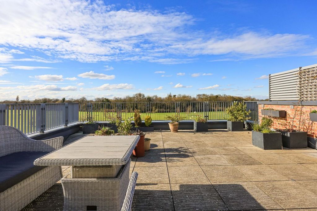 Additional image 3 of 3 bed flat for saleRenard Way, Trumpington, Cambridge CB2