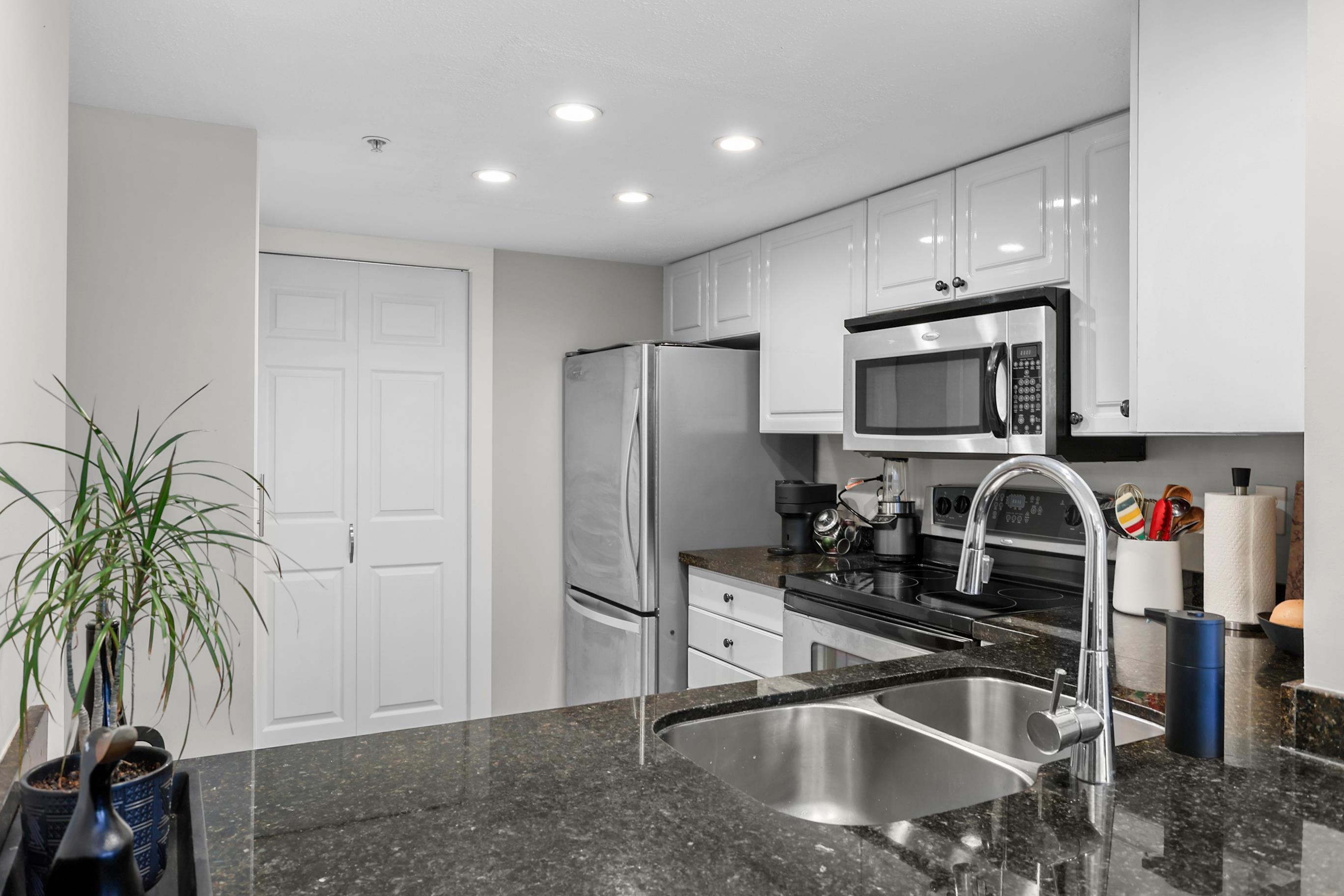 Additional image 4 of 402-220 Newport Drive, Port Moody, BC, V3H 5B8