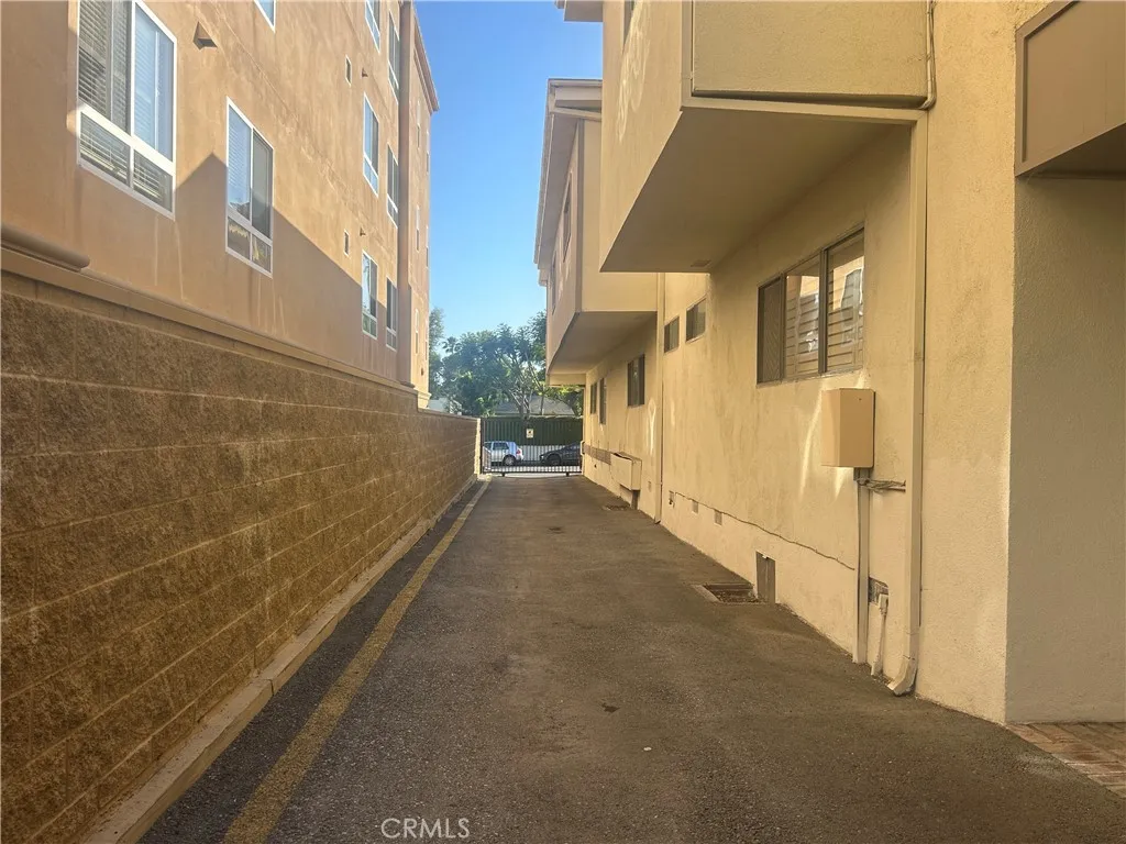 Additional image 62 of 1522 S Centinela Ave Unit 204, Los Angeles, CA 90025