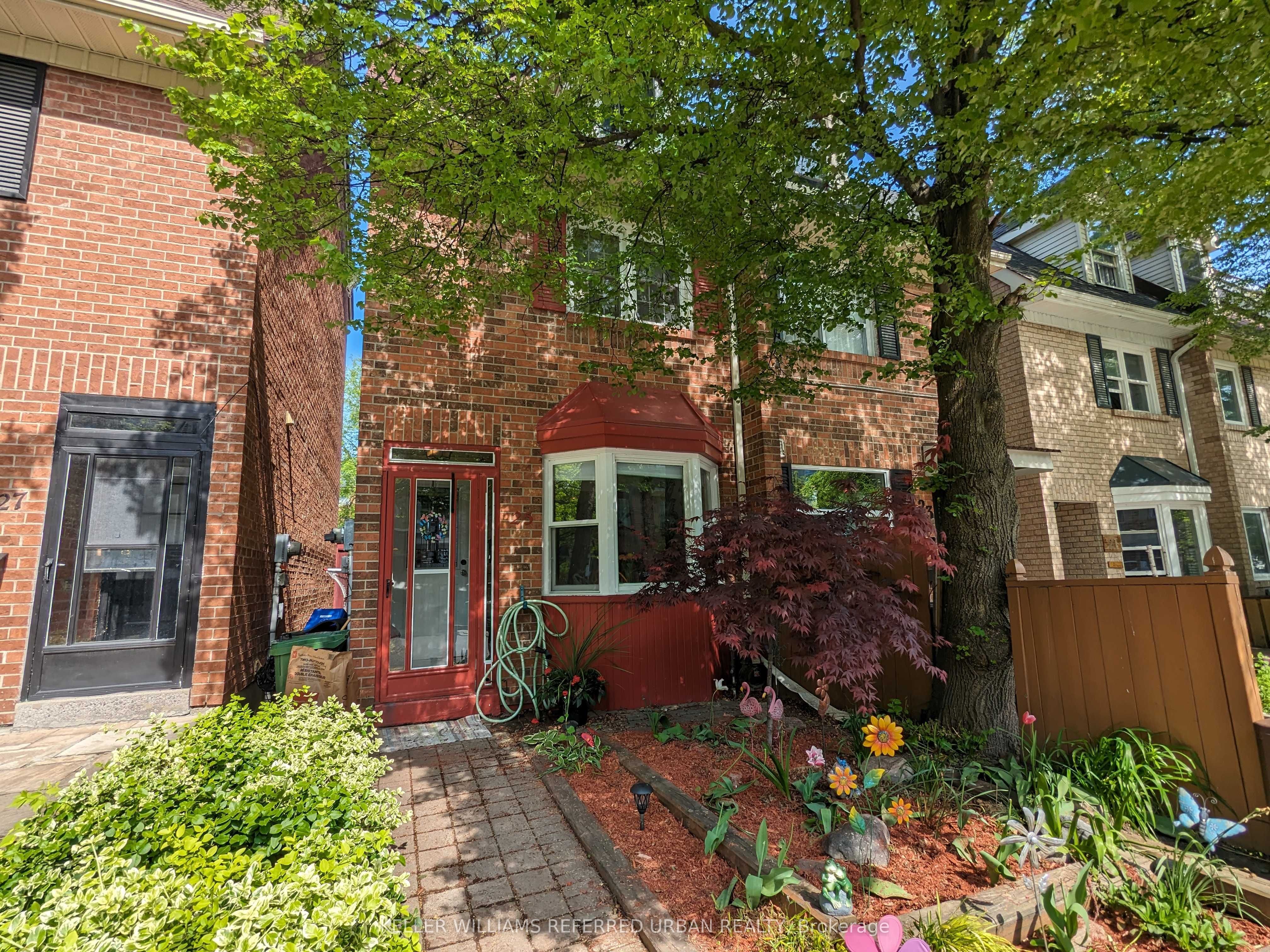 25 Unity Road, Toronto, ON, M4J 5A3
