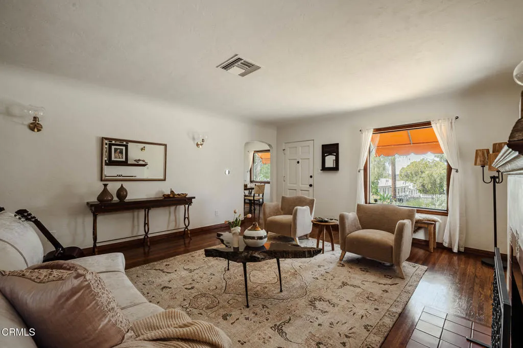 10166 Silverton Avenue, Tujunga, CA 91042 photo 3