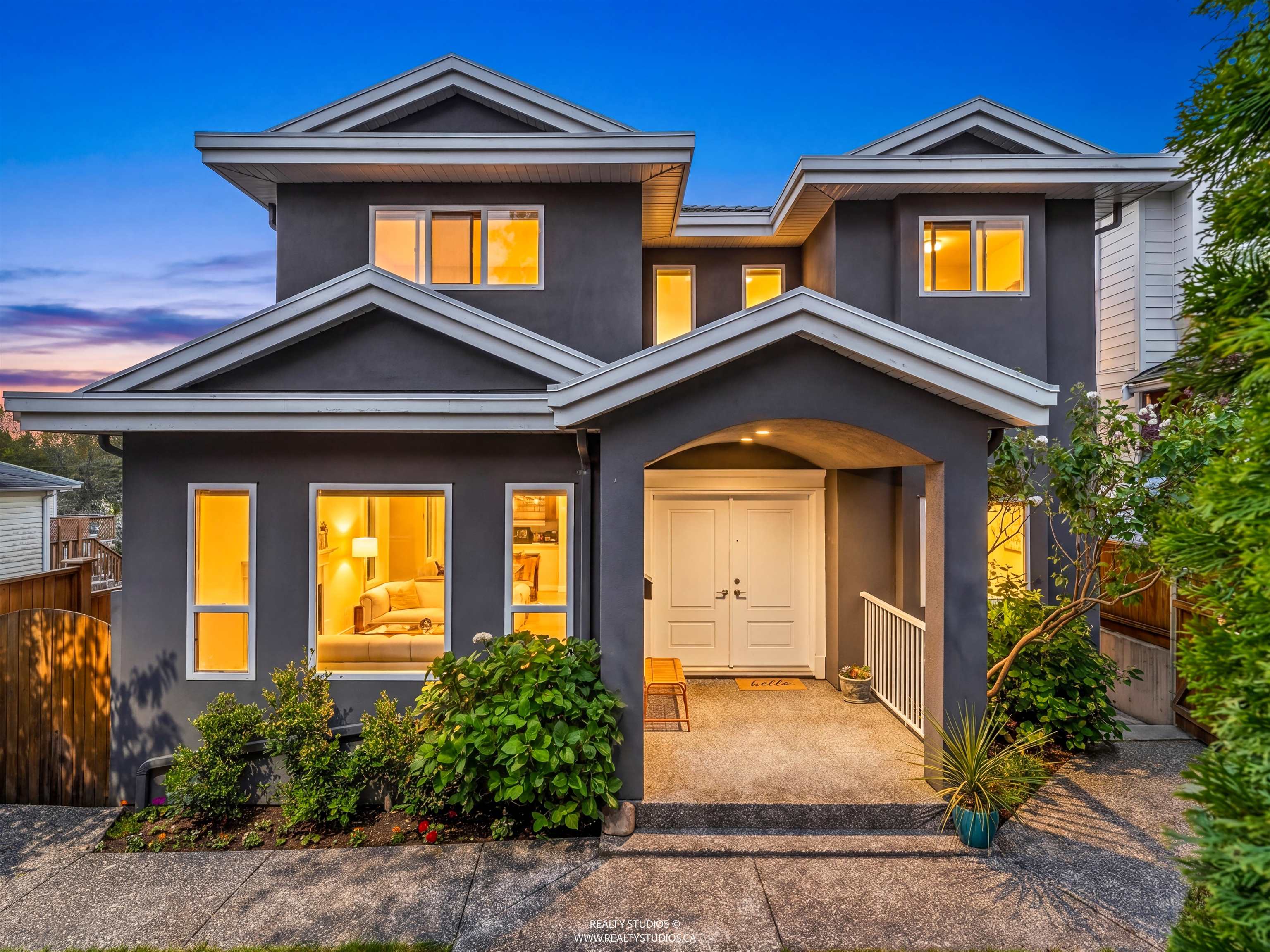 627 30th Avenue E, Vancouver, BC, V5V 2V7
