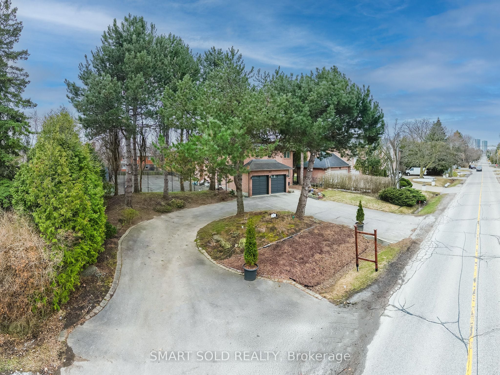 107 Arnold Avenue, Vaughan, ON, L4J 1B6