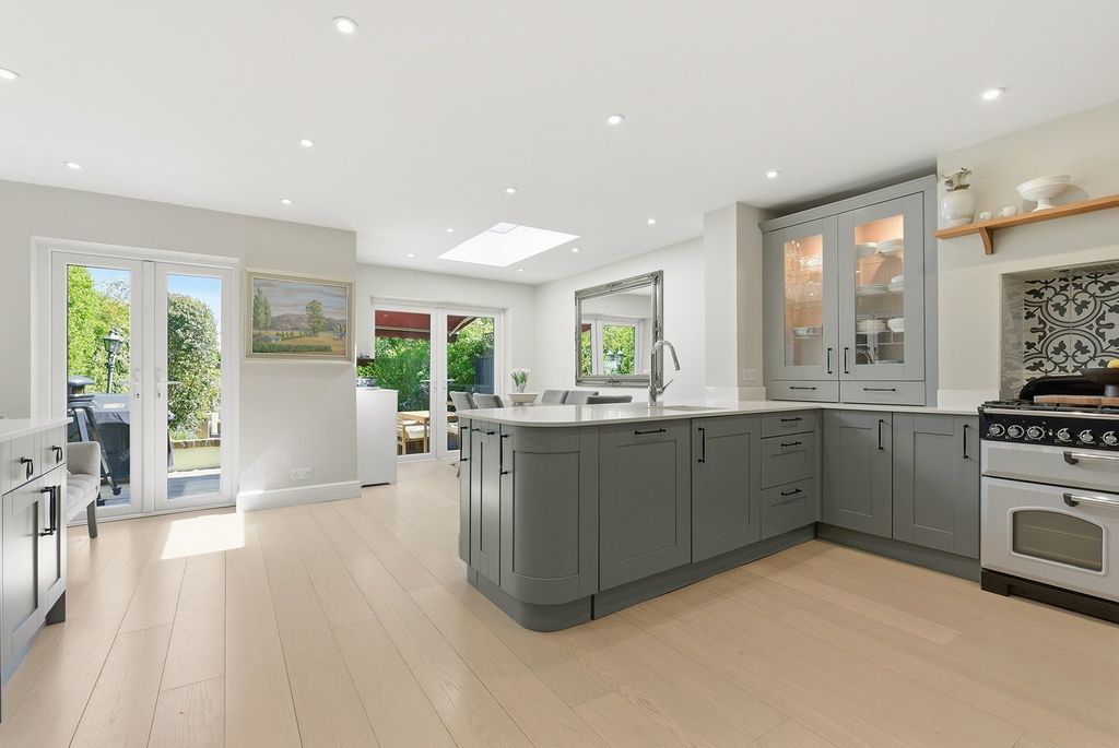 Additional image 6 of 4 bed semi-detached house for saleSt. Johns Road, Penn, Buckinghamshire HP10