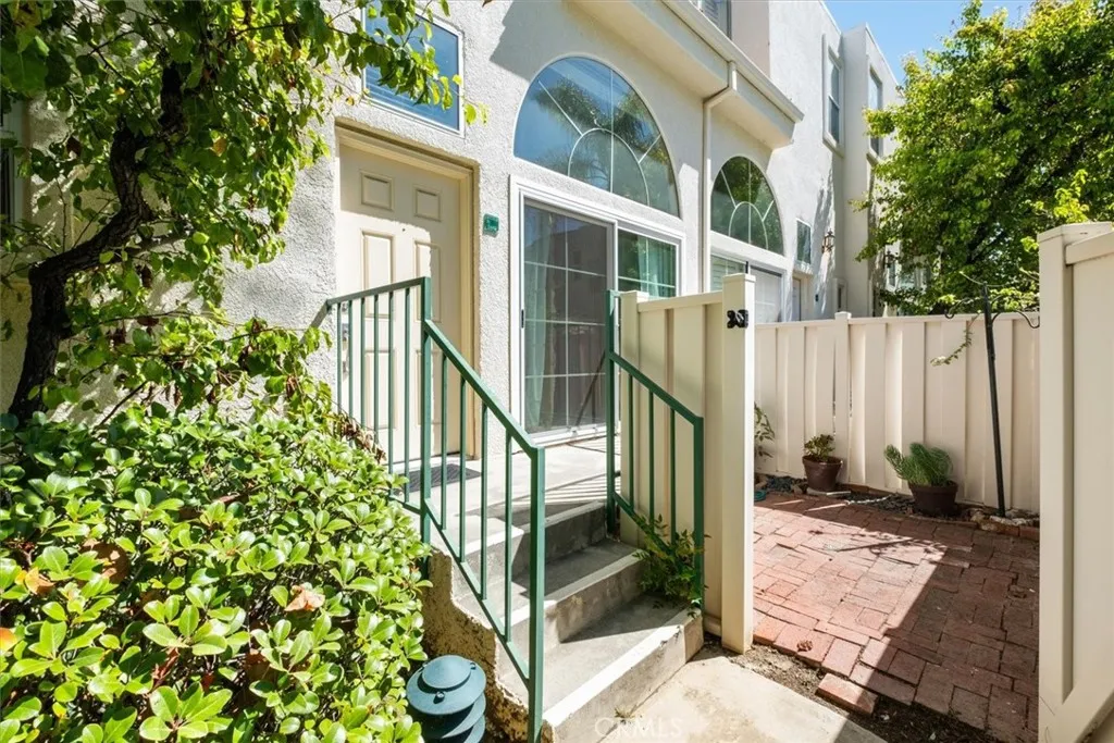 5455 Sylmar Ave Unit 1402, Sherman Oaks, CA 91401 photo 2
