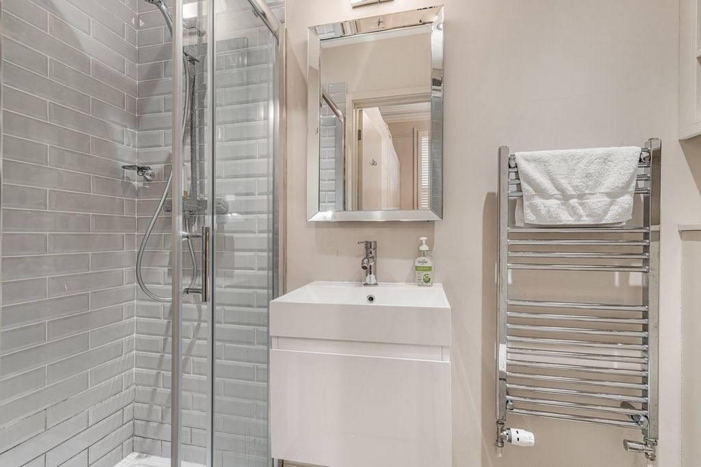 Additional image 9 of 2 bed flat for saleSt Stephens Road, Tivoli, Cheltenham GL51