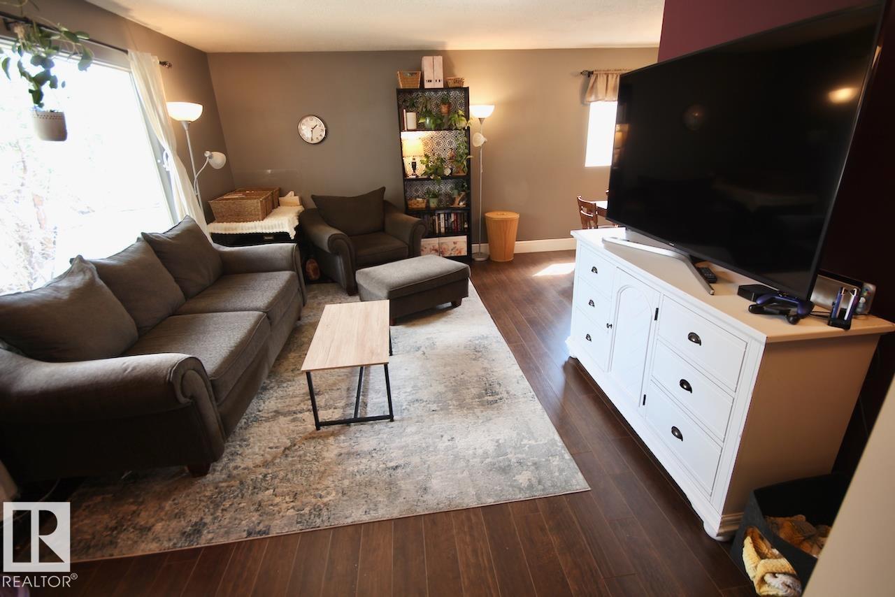 Additional image 4 of 8607 35a Avenue NW, Edmonton, AB, T6K0C3