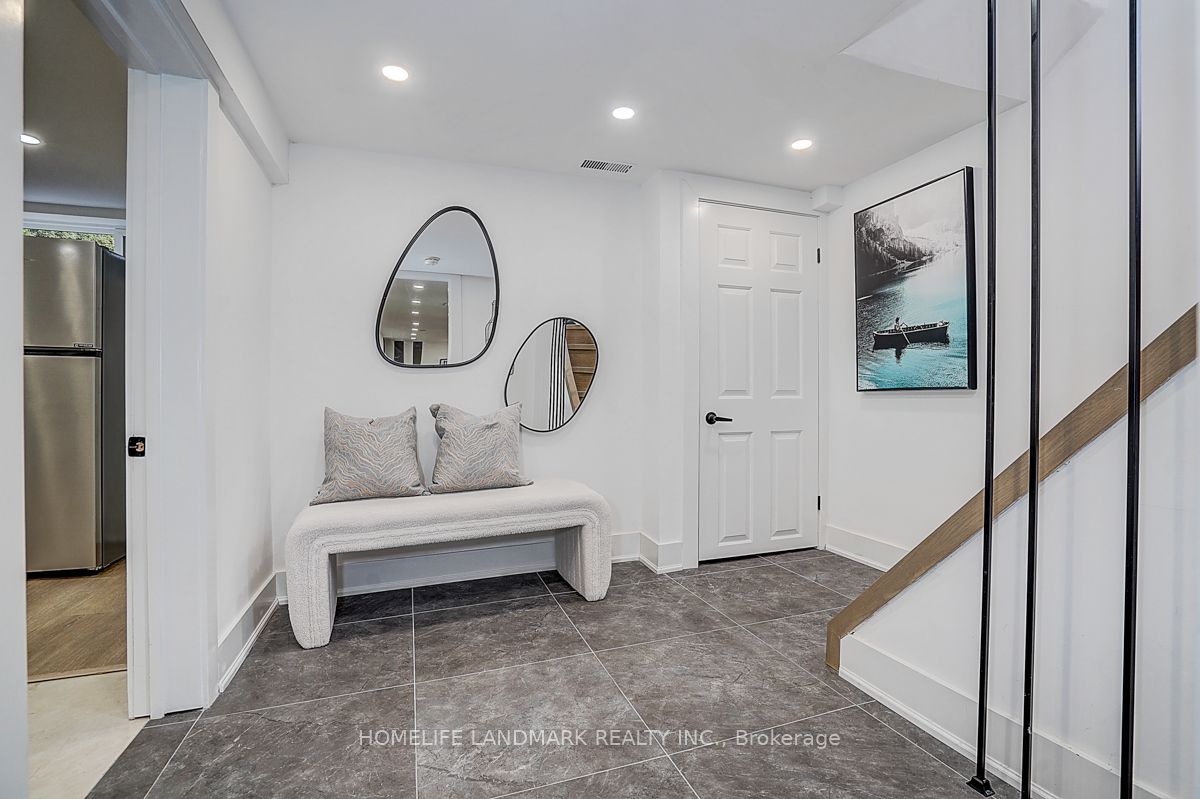 Additional image 3 of Lower 1-304 Kerswell Drive, Richmond Hill, ON, L4C 2X2
