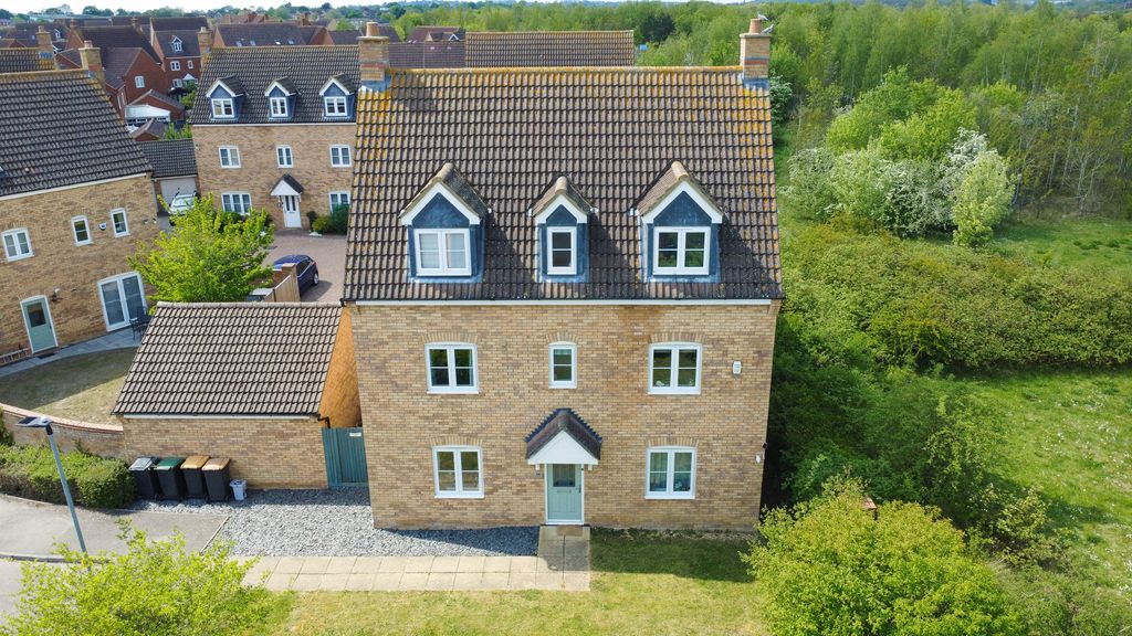 Additional image 4 of 5 bed detached house for saleMaskell Drive, Bedford MK41