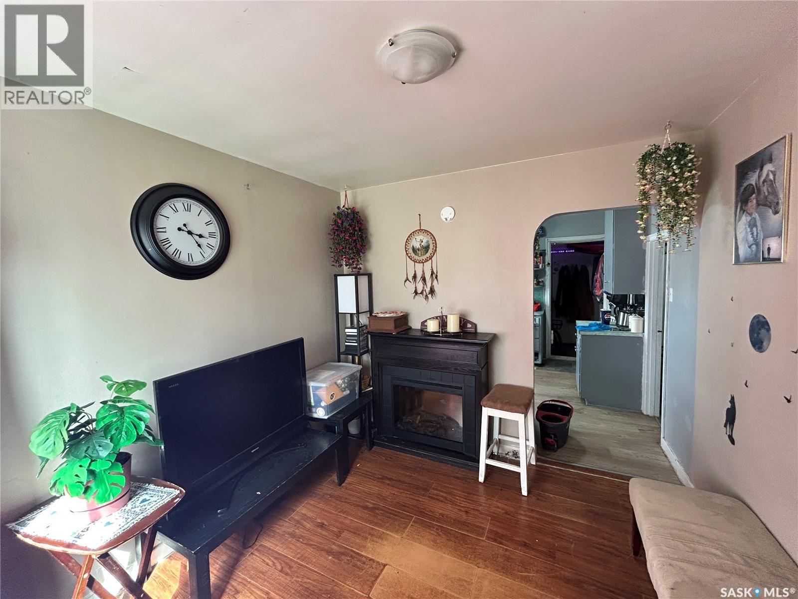 1112 N Avenue S, Saskatoon, SK, S7M2P8