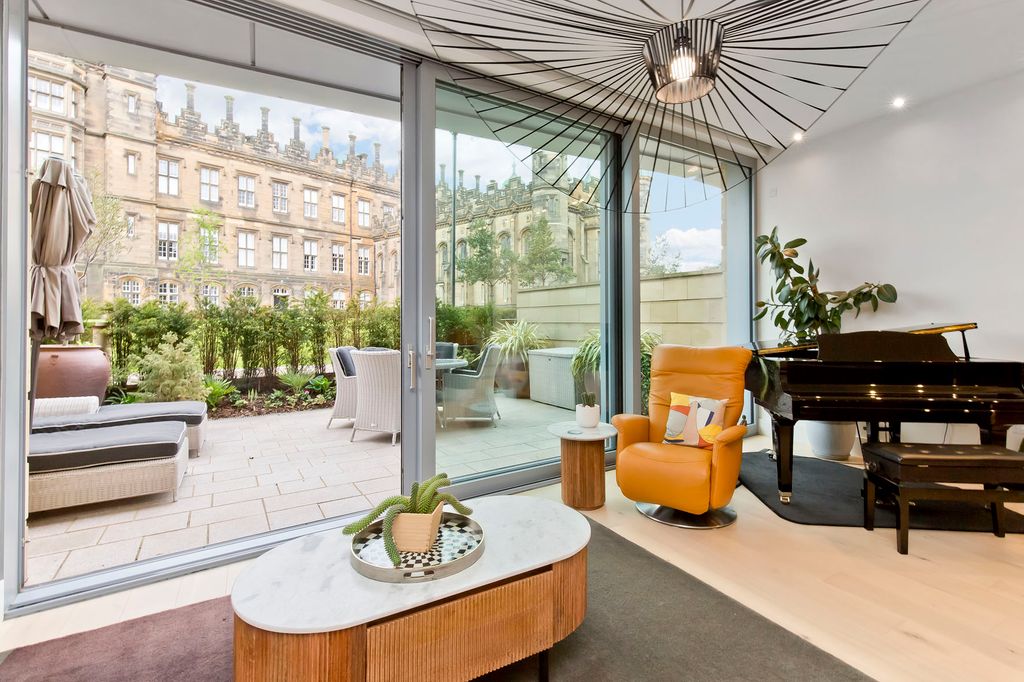 Additional image 3 of 3 bed flat for saleDonaldson Crescent, Wester Coates, Edinburgh EH12