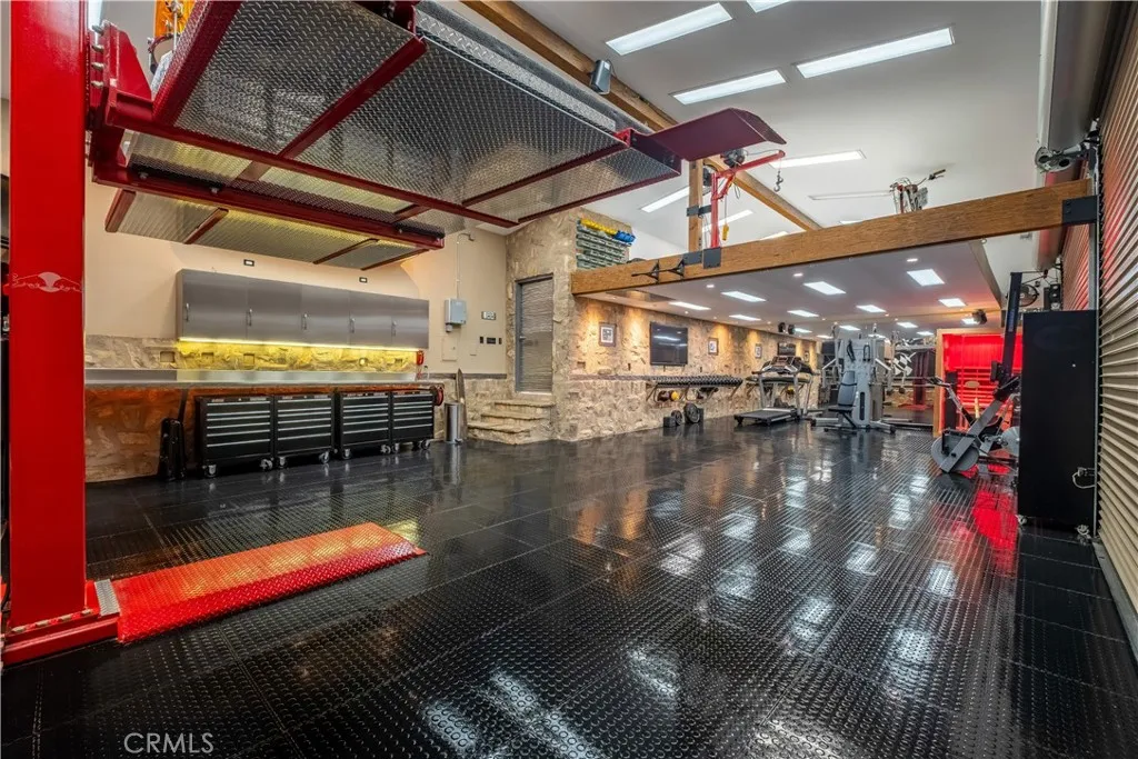 Additional image 140 of 1029 E Acacia Ave, El Segundo, CA 90245