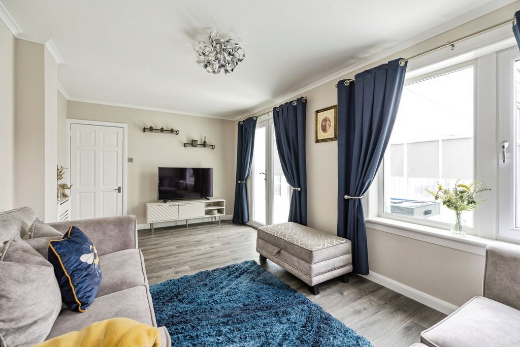 Additional image 2 of 3 bed flat for saleEaster Drylaw Drive, Edinburgh EH4