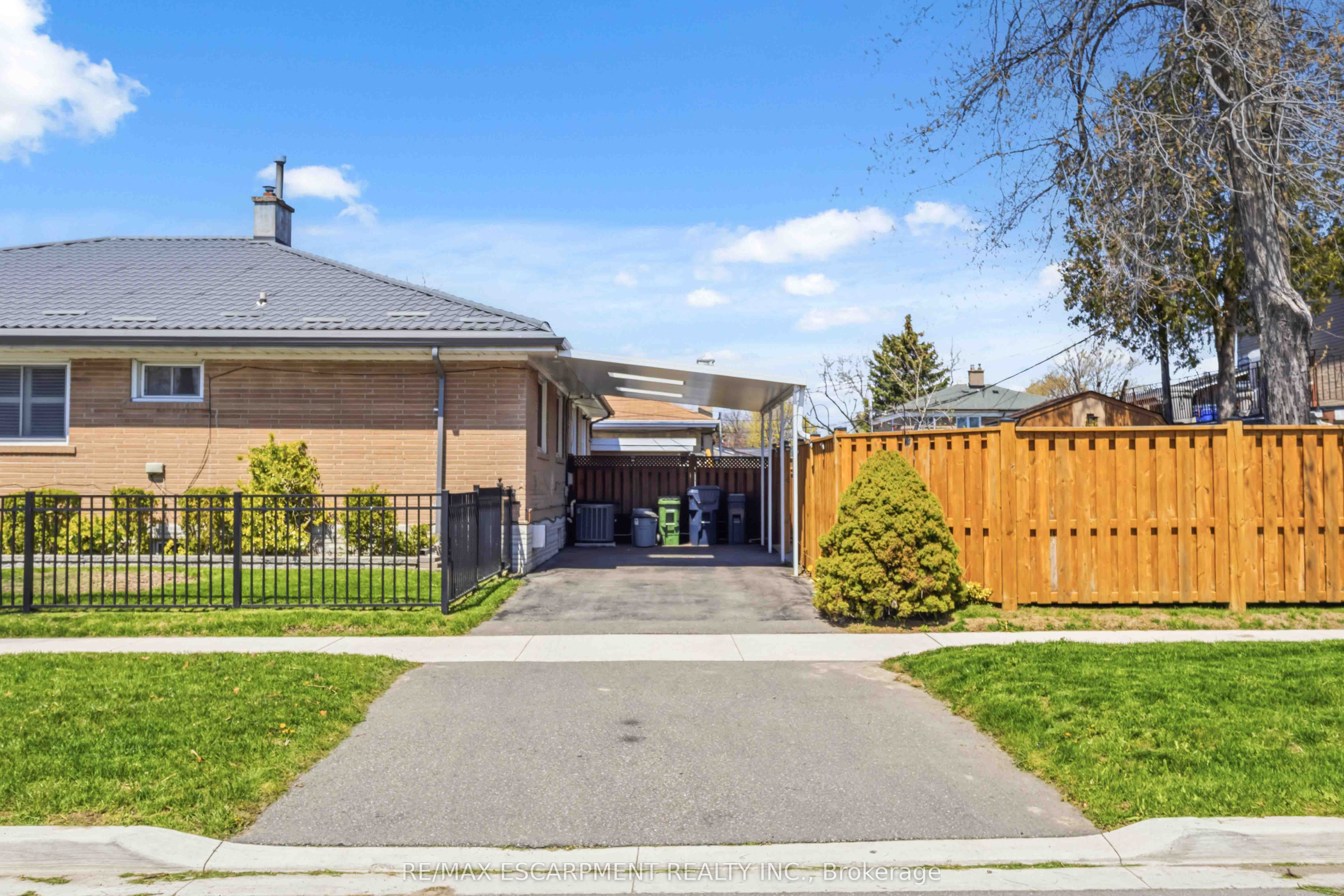 Additional image 3 of 1 Birkdale Road, Toronto, ON, M1P 3R2