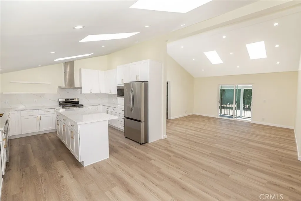 Additional image 6 of 15724 Chase Street, North Hills, CA 91343