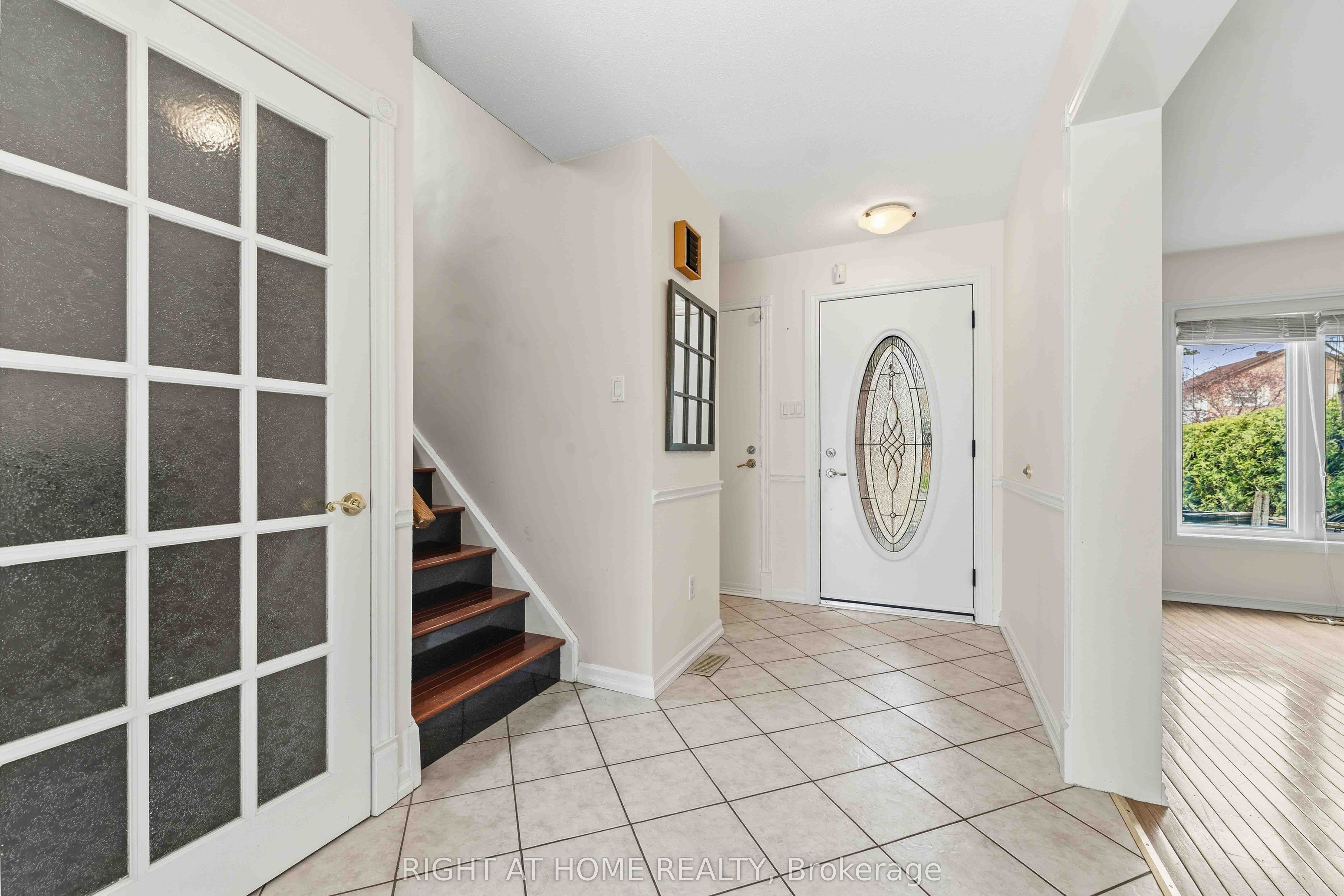 Additional image 3 of 26 Denham Way, Ottawa, ON, K2S 1H5