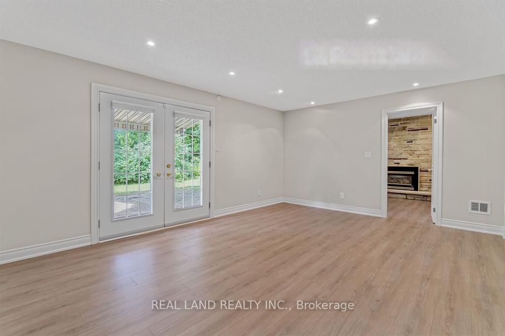 Additional image 4 of Back-360 Chantenay Drive, Mississauga, ON, L5A 1E7