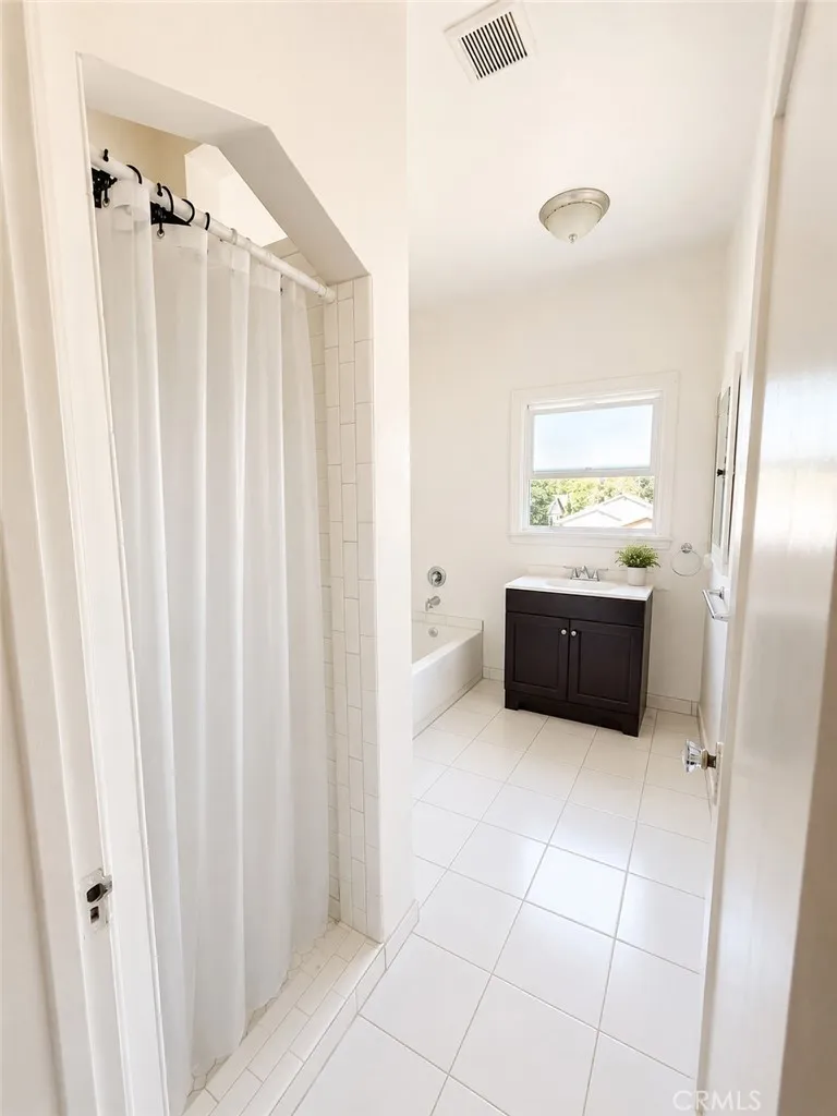 Additional image 39 of 2924 12th Unit 2926 1/2, Los Angeles, CA 90018