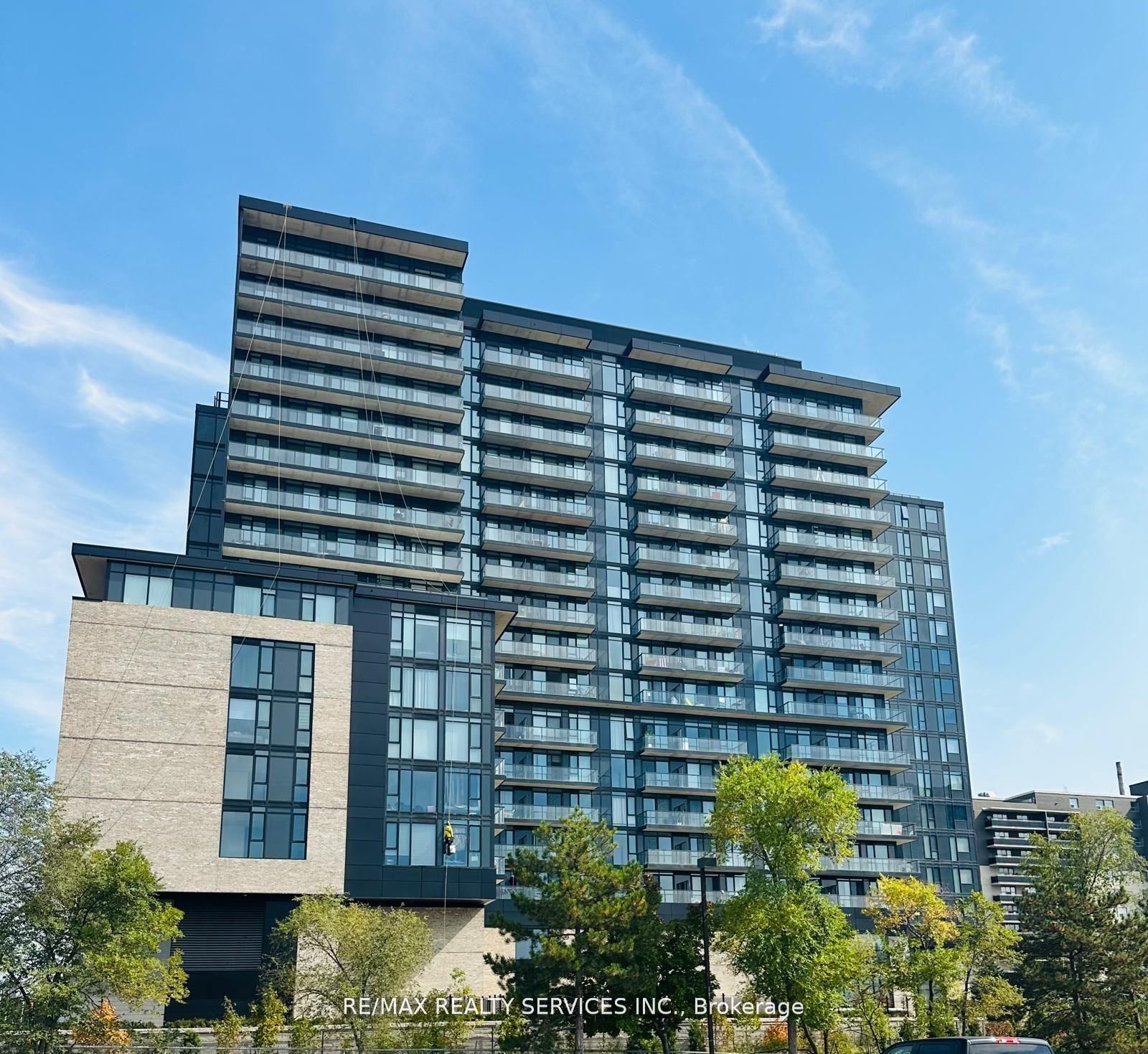 409-86 Dundas Street E, Mississauga, ON, L5A 0B1