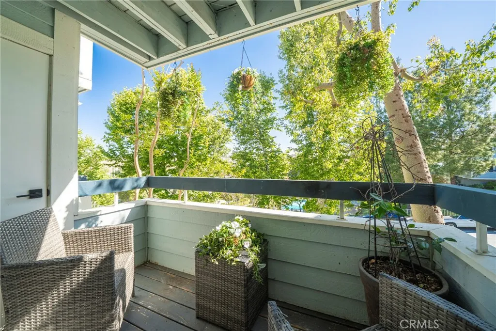 Additional image 5 of 20305 Rue Crevier Unit 585, Canyon Country, CA 91351