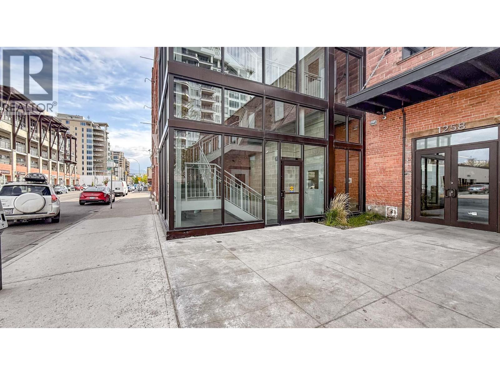 Additional image 3 of 300-1264 Ellis Street, Kelowna, BC, V1Y1Z4