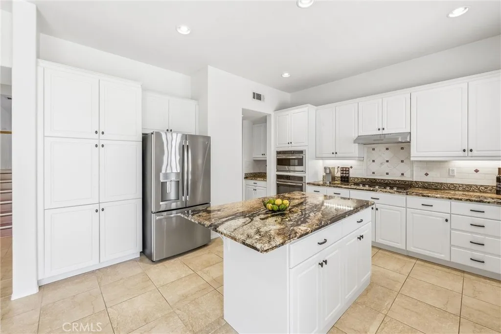 8336 Barnwood Ln, Riverside, CA 92508 photo 5